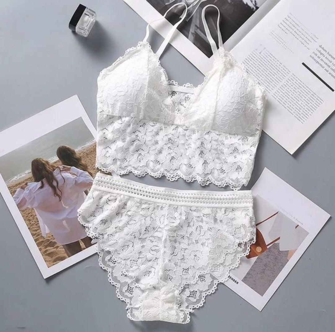 LACE PUSHUP BRA AND PANTIE SET